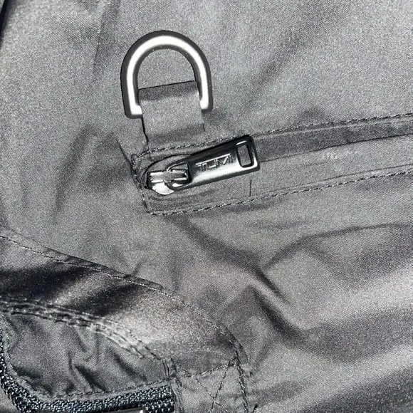 #29🎊Live 3/10/23 @7:30pm cst🖤Great Used Condition M Tumi Trench coat. - Picture 11 of 16